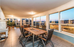 Three-Bedroom Apartment in Pula